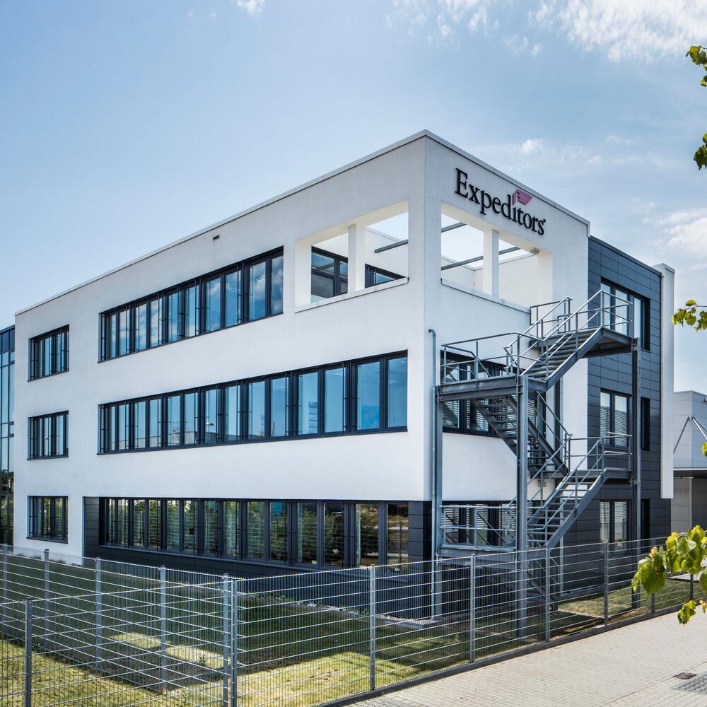 Gebäudeansicht der Niederlassung der Firma Expeditors in Raunheim